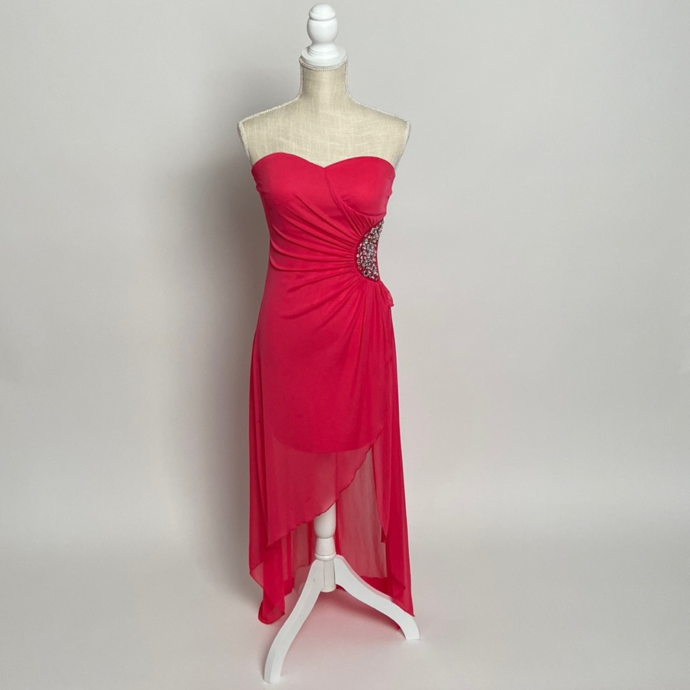 STRAPLESS RUBY ROX PROM DRESS